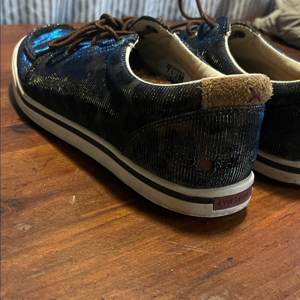 Twisted X Leopard Casual Shoes w/ Blue/Gold Shimmer - Picture 5 of 8